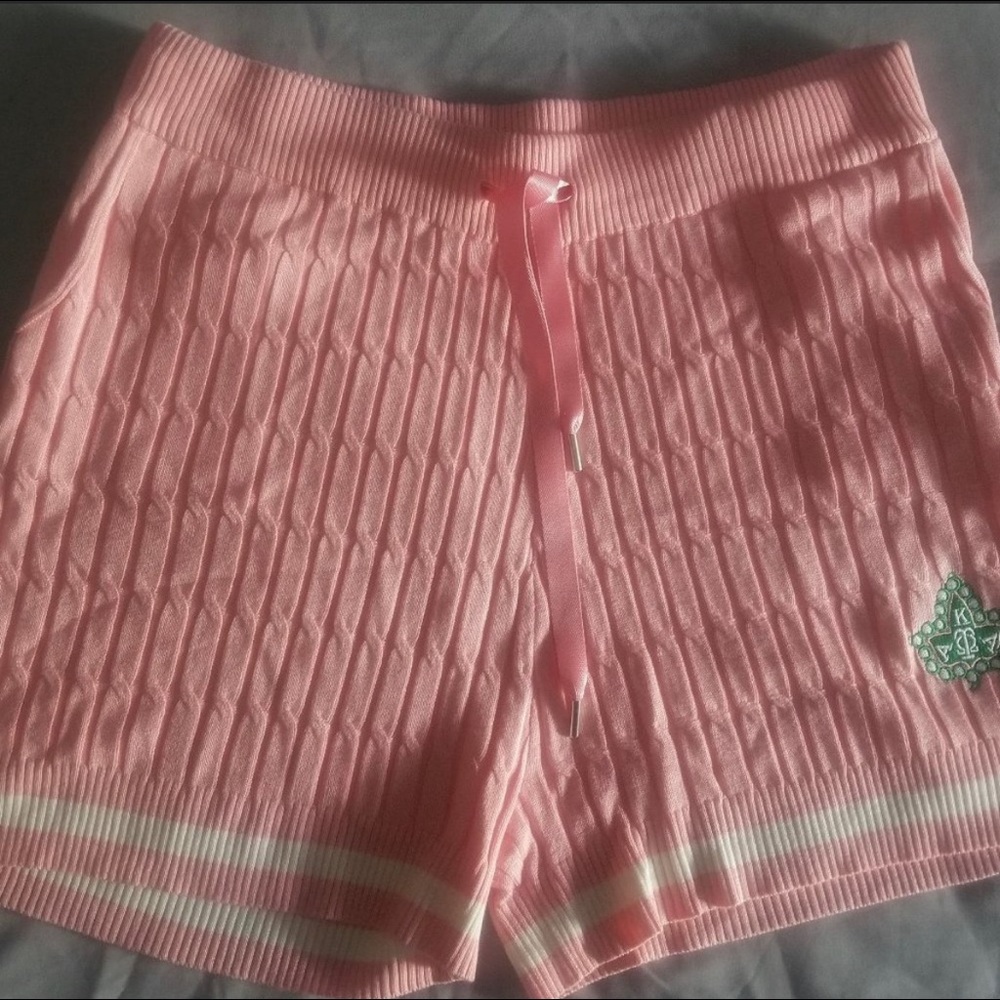 Ivy Store House Box sweater shorts